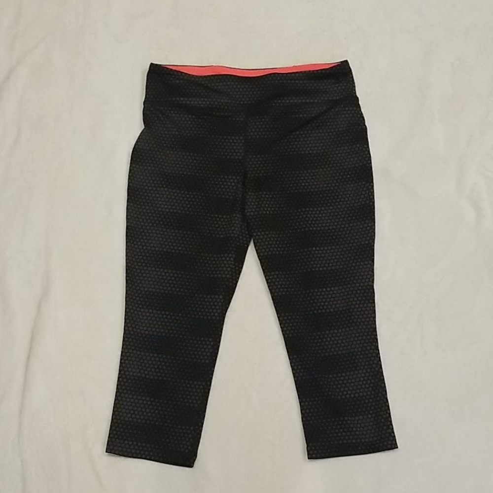 💙 Forever 21 black cropped leggings zipper pocket
